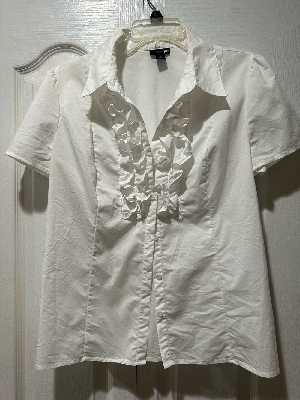East 5th Women’s L White Ruffle Front Button Down Blouse Short Sleeve Career